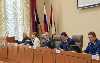 В Тюмени прошла рабочая встреча заместителя Генпрокурора РФ с губернатором Александром Моором