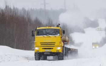 Более 160 000 тонн грузов доставлено на уватские месторождения за четыре месяца