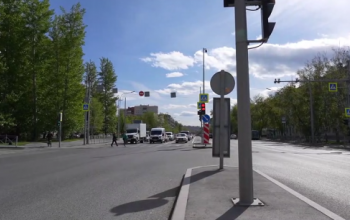 На перекрестке Мельникайте и Курской в Тюмени запретили левые повороты 