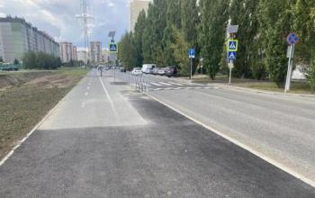 У новой школы в микрорайоне Ямальский‑1 оборудовали пешеходный переход