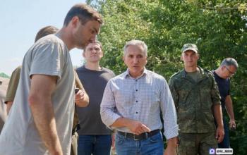 Губернатор региона осмотрел места подтопления в Тюмени