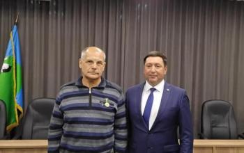 Глава Омутинского округа вручил медали «За заслуги» 26 выдающимся землякам