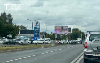 На заправках в Тюмени снова очереди, бензин есть не везде