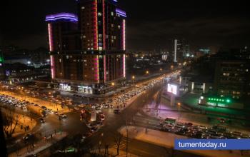 Тюмень вновь стоит: пробки оцениваются на 8 баллов 