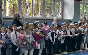 Свыше 256 тысяч школьников сели сегодня за парты в Тюменской области