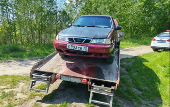 В Тюменском округе восьмиклассник приехал в школу на машине