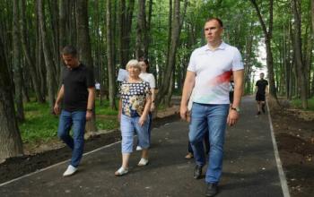 В тобольском микрорайоне Сумкино после обращений жителей благоустроили Липовую рощу