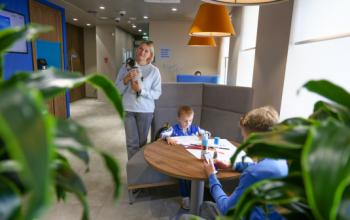 Организации начали страховать детские карты