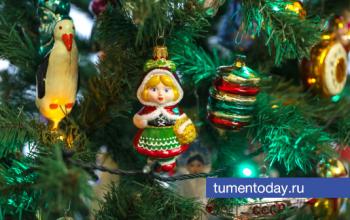 Женщина потеряла 150 тысяч рублей при продаже елочной игрушки