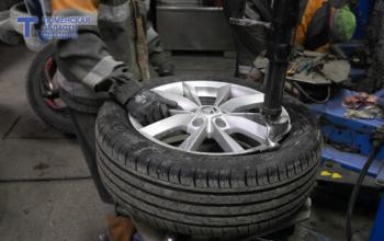 Тюменским водителям пока не рекомендуют менять зимнюю резину