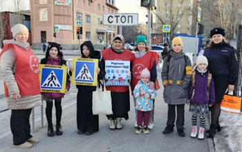 Родительские патрули и сотрудники ГАИ вышли на дежурство к тюменским школам и детсадам