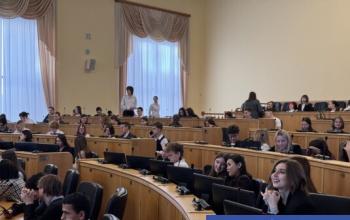 Две сотни школьников и студентов посетили День молодого избирателя в Тюмени