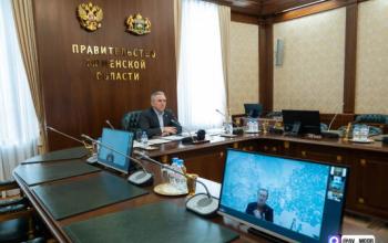 Губернатор Александр Моор оценил проекты участников программы «Время героев»