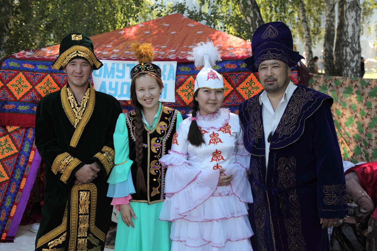 Казахи народный костюм