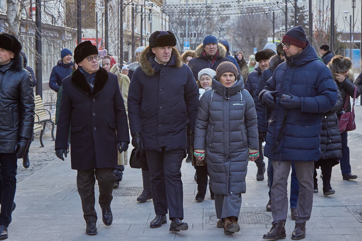 Открытие тюмень. Пешеходная аллея Тюмень. Пешеходная улица в Тюмени. Дзержинского пешеходный бульвар. Улица Дзержинского Тюмень пешеходная.