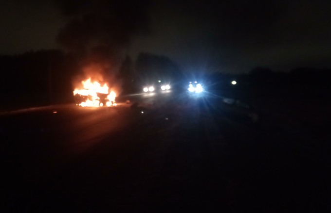 Автомобиль Daewoo сгорел в Тюмени после ДТП