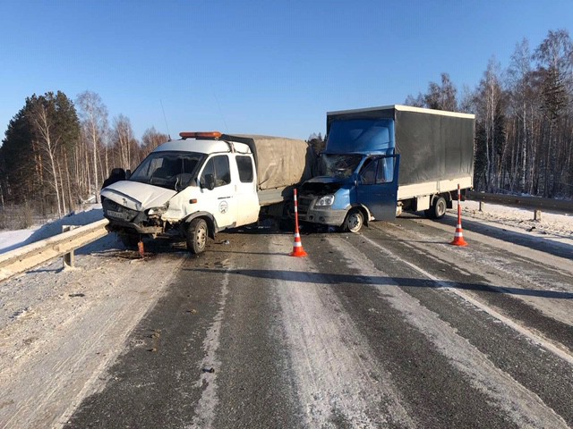 Четыре человека пострадали при столкновении двух  «Газелей» на трассе  Тюмень - Ханты-Мансийск