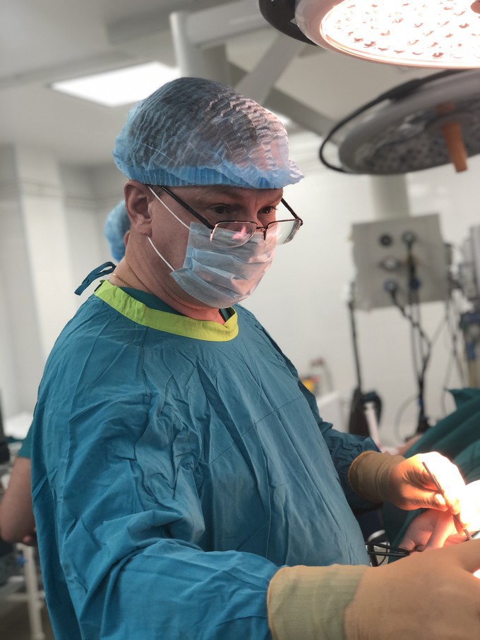 Тюменские хирурги спасли ребенка с большой опухолью селезенки
