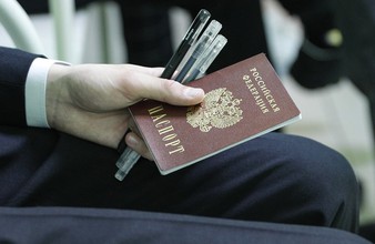 Новость Тюмени: Тюменцу не разрешили вклеить в паспорт фото с дуршлагом на голове