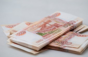 Новость Тюмени: Тюменец задолжал по кредитам более 100 тысяч рублей и не смог улететь на отдых