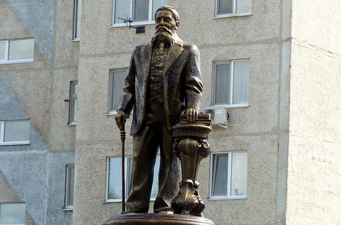 В Тюмени памятник Николаю Чукмалдину остался без хозяина