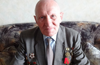 Новость Тюмени: 98-летний участник Сталинградской битвы из Тюмени поддерживает письмами бойцов СВО