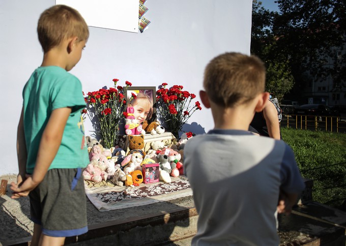 В Тюмени организовали мемориал в память о Насте Муравьевой
