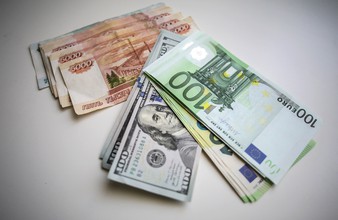 Новость Тюмени: Эксперт спрогнозировал значение курсов доллара и евро до конца ноября