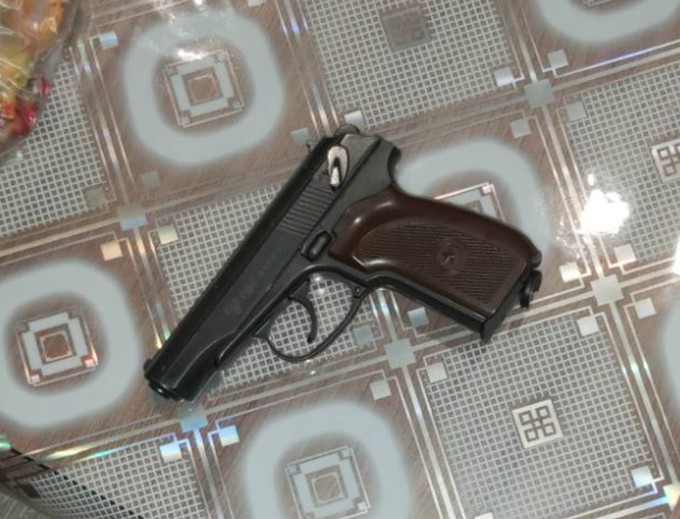 В Антипино мужчина угрожал соседям пневматическим пистолетом