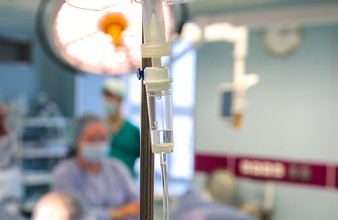 Новость Тюмени: Ишимские врачи извлекли из кишечника 12-летней девочки инородное тело