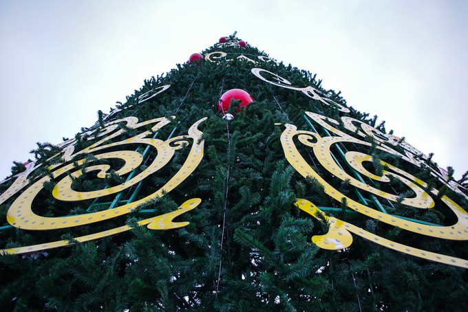 В Тюмени 24 декабря откроют главную новогоднюю елку и резиденцию Деда Мороза