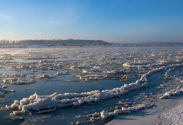 В Югре реки начали освобождаться от льда