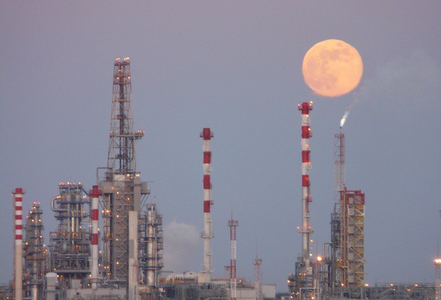 Крупная нефтекомпания прекращает участие в управлении Антипинским НПЗ