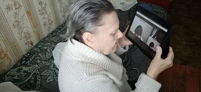 Нижнетавдинские пенсионеры консультируются с врачами по видеосвязи