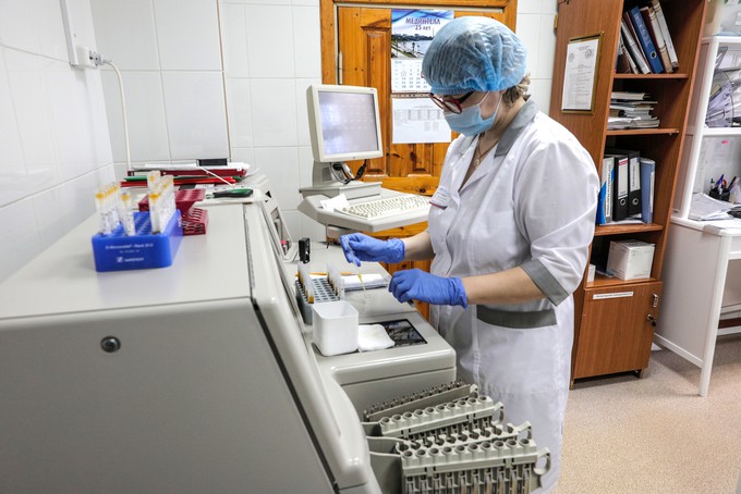 Тюменские врачи сделали почти полтора миллиона тестов на коронавирус