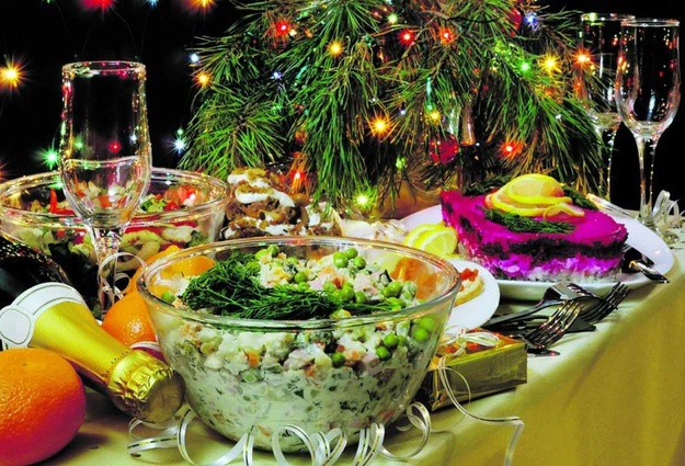 Гастроэнтеролог советует тюменцам на праздниках не переедать