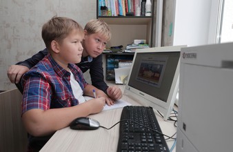 В 2020 году школьники перешли в Тюменской области на дистанционное обучение || фото Валерия Бычкова