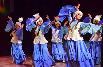 Новость Тюмени: В Тюменском колледже искусств состоялся юбилейный концерт ансамбля «Гульдер»