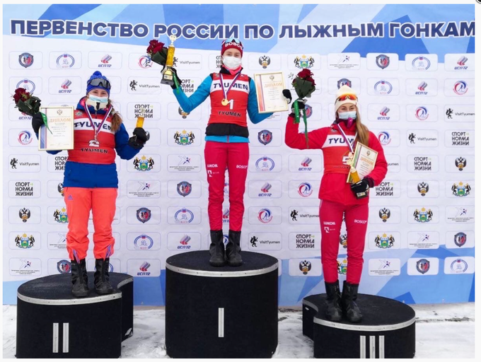 Тюменская лыжница Анна Грухвина выиграла три медали на первенстве России среди юниоров 