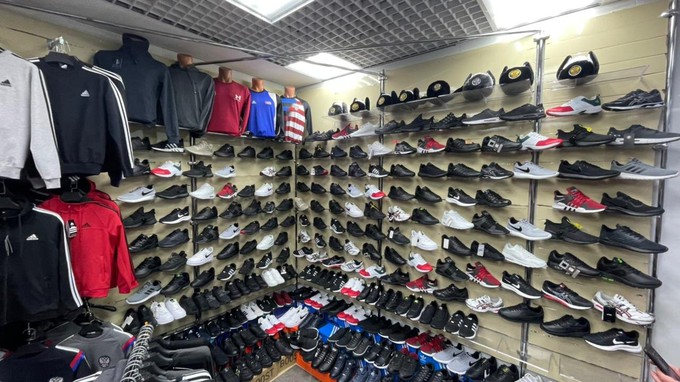 В Тюмени изъяли поддельную одежду и обувь на сумму 2,6 млн рублей