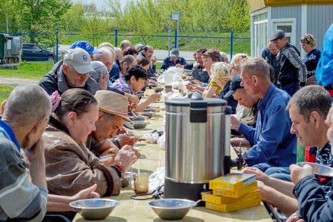 Тюменский центр «Милосердие» провел для своих подопечных воскресный обед