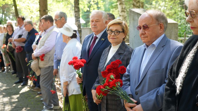 Ветераны тюмень. Муравленко Тюмень папутни. Тюмень дома ветеранов.