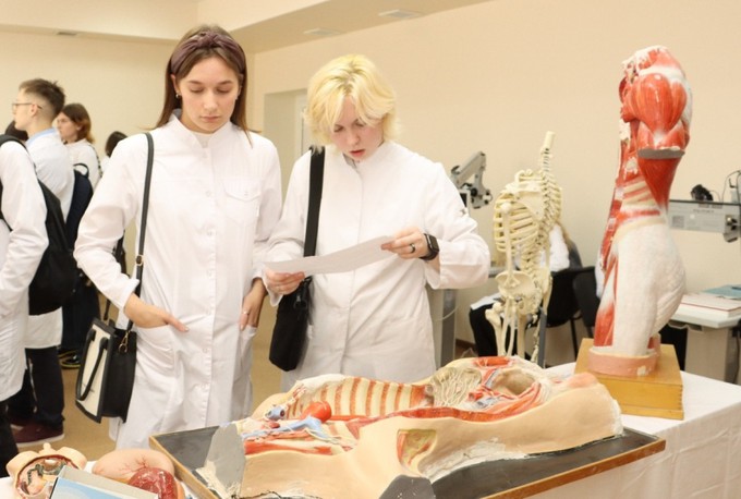 Тюменских старшеклассников будут учить основам хирургии