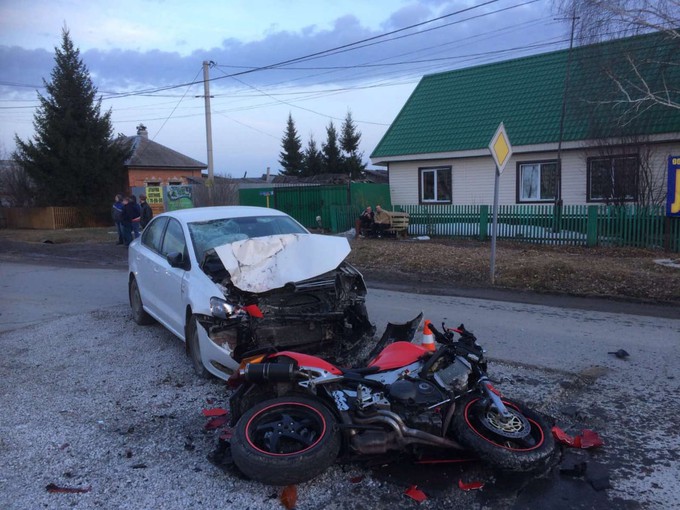  В Тюменском районе 54-летний мотоциклист столкнулся с машиной