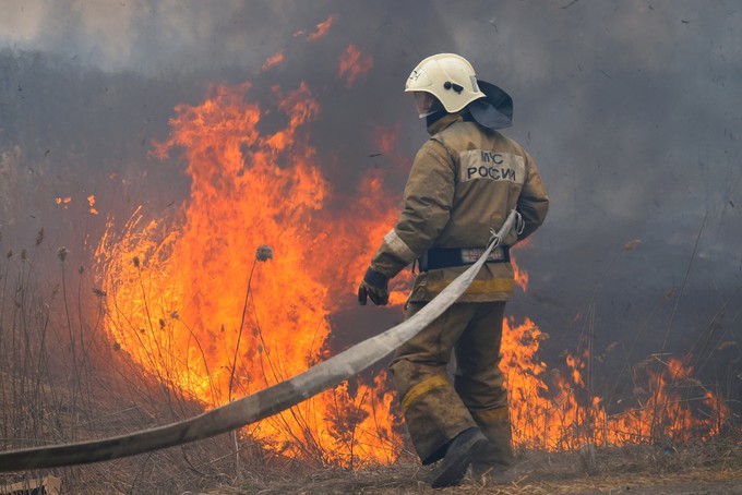 За сутки в Тюменской области сгорело 4 тысячи гектаров территорий