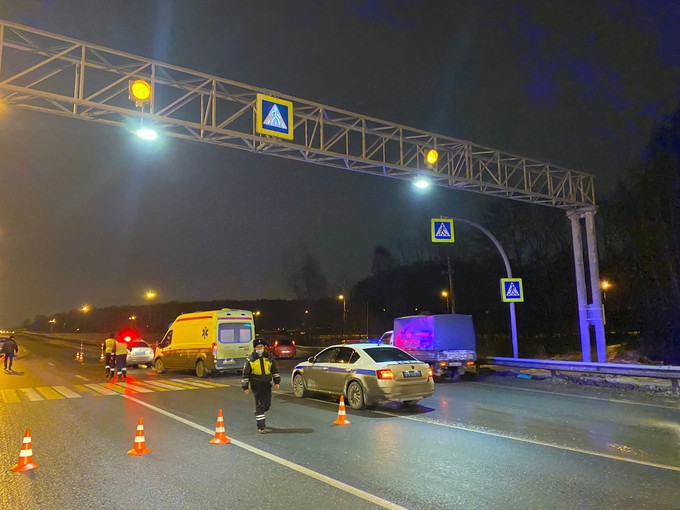 На дороге Тюмень – аэропорт «Рощино» под колесами автомобиля погиб пешеход