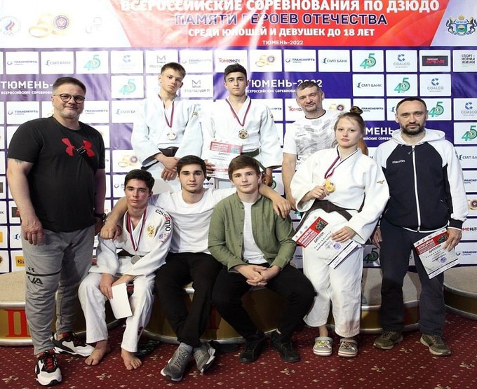 Около 300 дзюдоистов сразились на всероссийских соревнованиях в Тюмени