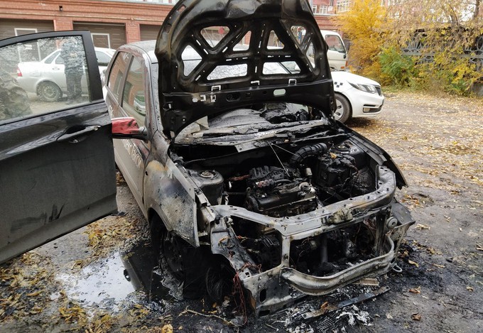За неделю в Тюменской области сгорело 12 автомобилей