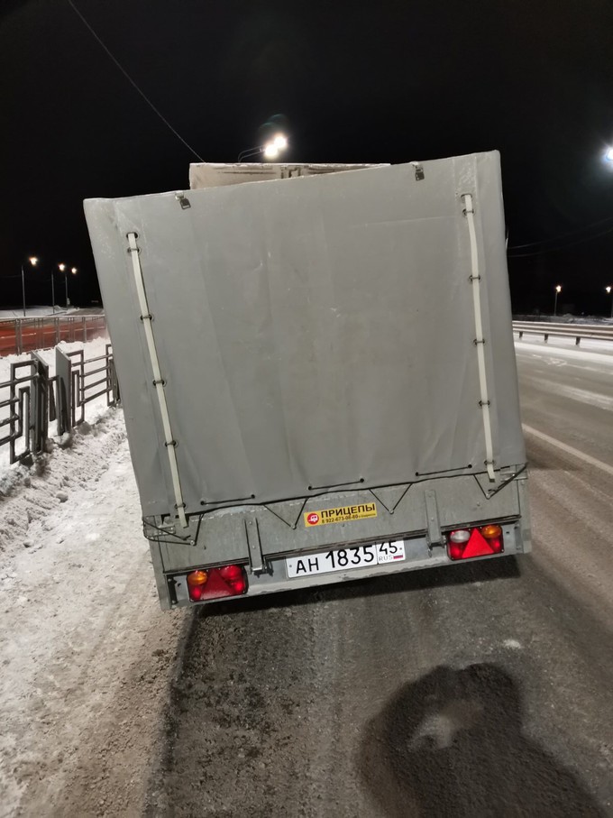 Автоинспекторы спасли троих водителей от мороза на трассе Тюмень-Омск