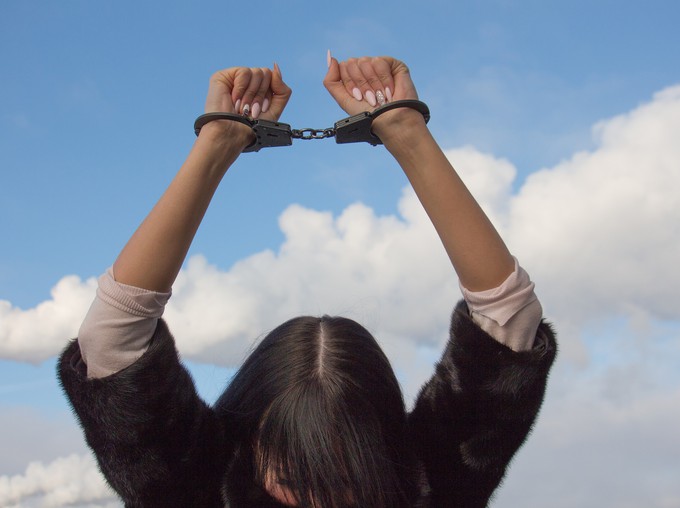 За покушение на сбыт наркотика в Тюмени осудили 19-летнюю девушку